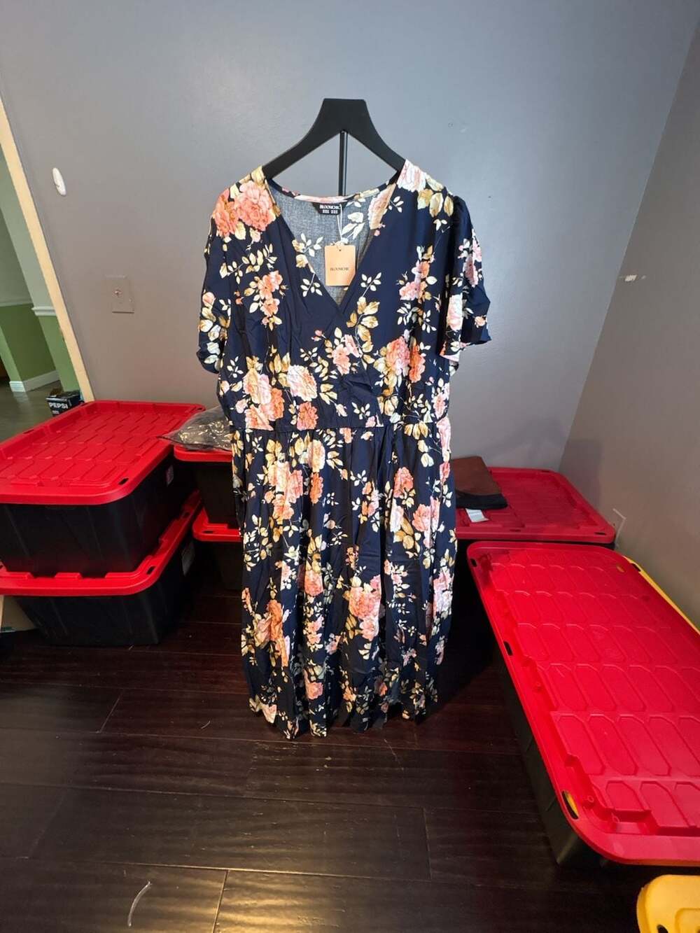 BloomChic Flutter Sleeve Ditsy Floral Pocket Split Maxi Dress - Picture 7 of 8